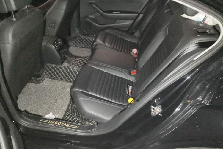 Used Volkswagen Magotan 2018 330TSI DSG Advanced Model Left Rear Seat
