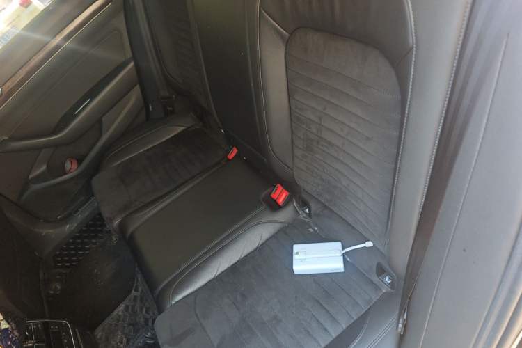 Used Volkswagen Magotan 2018 380TSI DSG Luxury Model Left Rear Seat