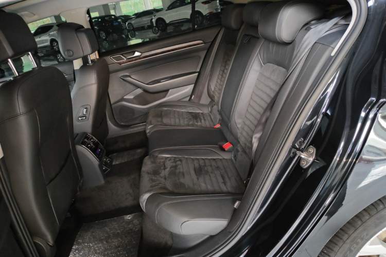 Used Volkswagen Magotan 2018 330TSI DSG Luxury Model Left Rear Seat