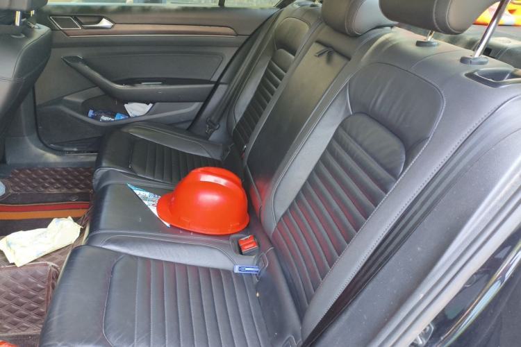 Used Volkswagen Magotan 2018 330TSI DSG Advanced Model Left Rear Seat