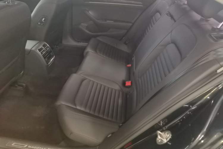 Used Volkswagen Magotan 2018 Facelift 330TSI DSG Luxury Model Left Rear Seat