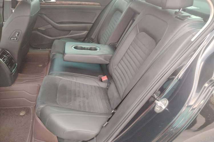 Used Volkswagen Magotan 2018 380TSI DSG Prestige Model Left Rear Seat