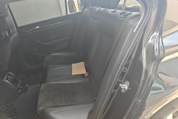 Used Volkswagen Magotan 2018 330TSI DSG Luxury Model Left Rear Seat