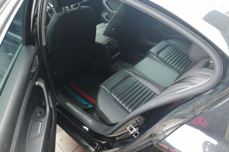 Used Volkswagen Magotan 2018 330TSI DSG Advanced Model Left Rear Seat