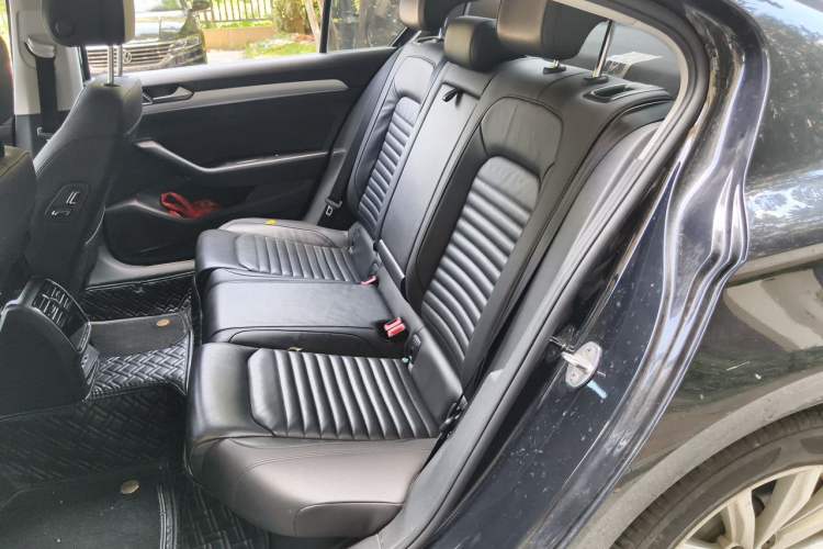 Used Volkswagen Magotan 2018 330TSI DSG Advanced Model Left Rear Seat