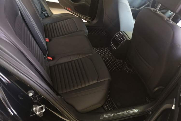 Used Volkswagen Magotan 2018 330TSI DSG Advanced Model Left Rear Seat