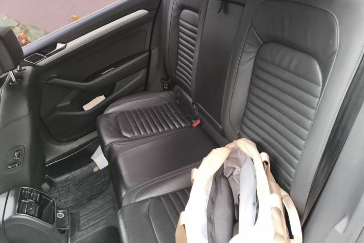 Used Volkswagen Magotan 2018 330TSI DSG Advanced Model Left Rear Seat