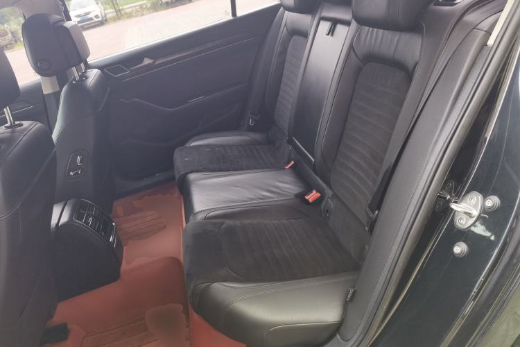 Used Volkswagen Magotan 2018 330TSI DSG Luxury Model Left Rear Seat
