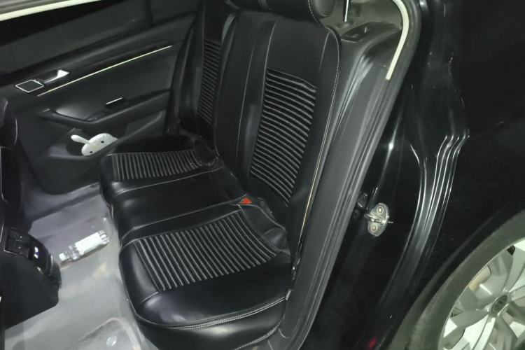 Used Volkswagen Magotan 2018 330TSI DSG Luxury Model Left Rear Seat
