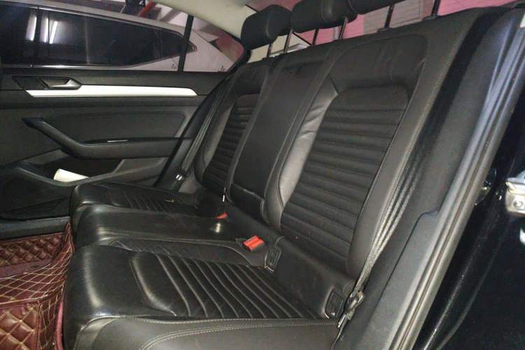 Used Volkswagen Magotan 2018 280TSI DSG Comfort Model Left Rear Seat
