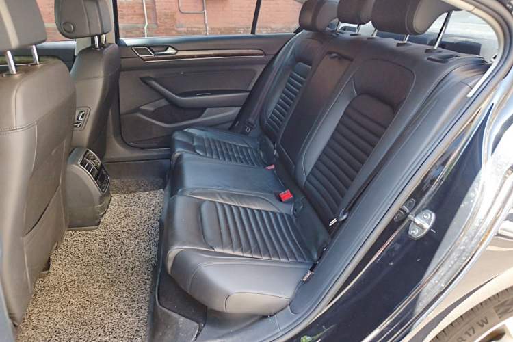 Used Volkswagen Magotan 2018 330TSI DSG Luxury Model Left Rear Seat