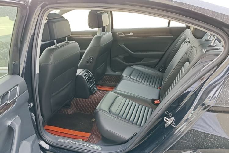 Used Volkswagen Magotan 2018 Facelift 330TSI DSG Luxury Model Left Rear Seat