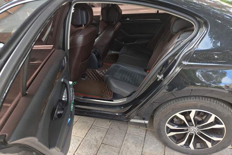 Used Volkswagen Magotan 2018 330TSI DSG Luxury Model Left Rear Seat