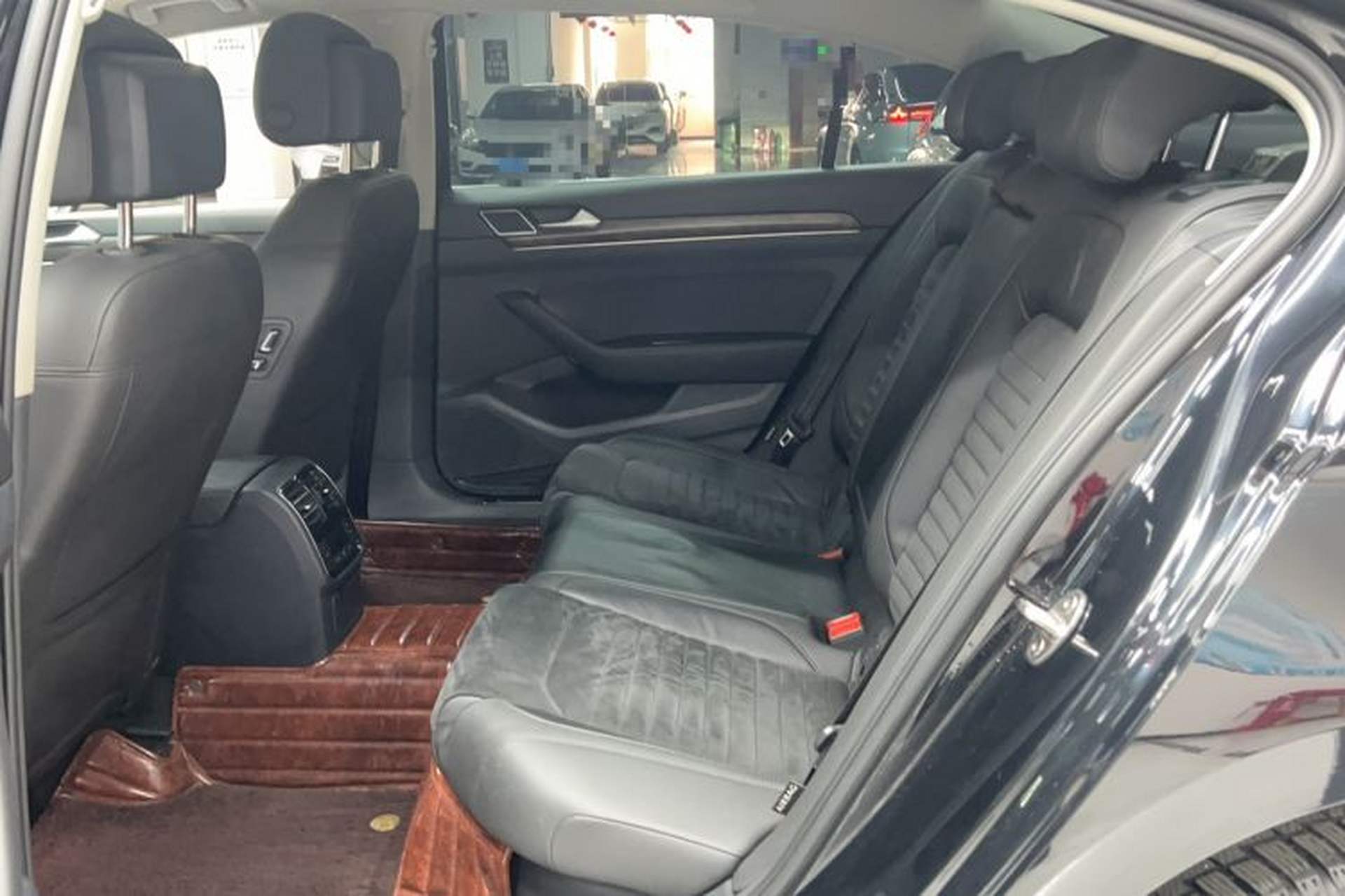 Used Volkswagen Magotan 2018 330TSI DSG Luxury Model Left Rear Seat