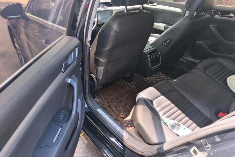 Used Volkswagen Magotan 2018 330TSI DSG Advanced Model Left Rear Seat