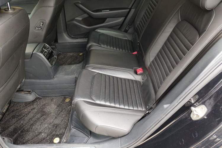 Used Volkswagen Magotan 2018 330TSI DSG Advanced Model Left Rear Seat