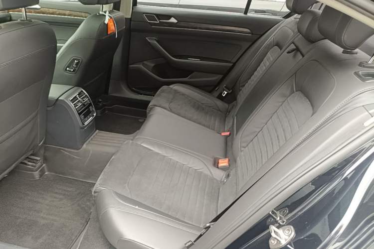 Used Volkswagen Magotan 2018 330TSI DSG Luxury Model Left Rear Seat