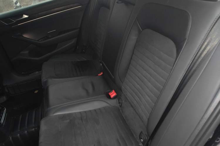 Used Volkswagen Magotan 2018 330TSI DSG Luxury Model Left Rear Seat