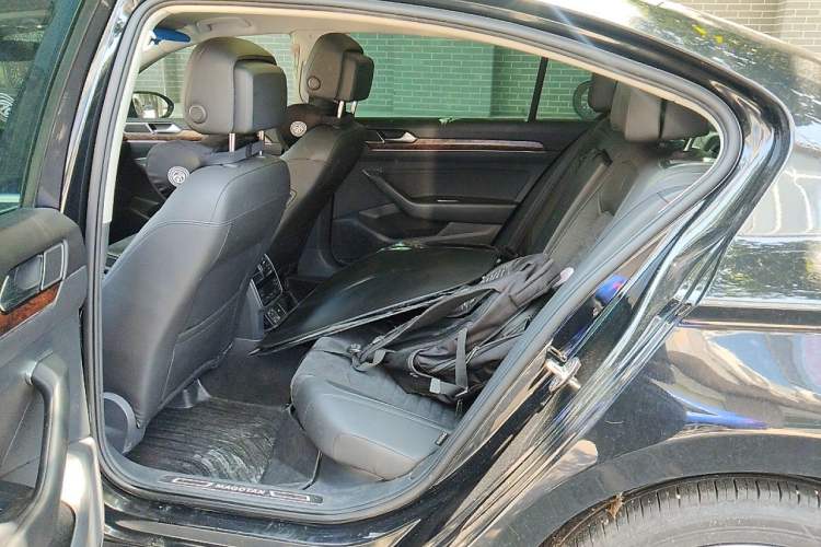 Used Volkswagen Magotan 2018 380TSI DSG Prestige Model Left Rear Seat