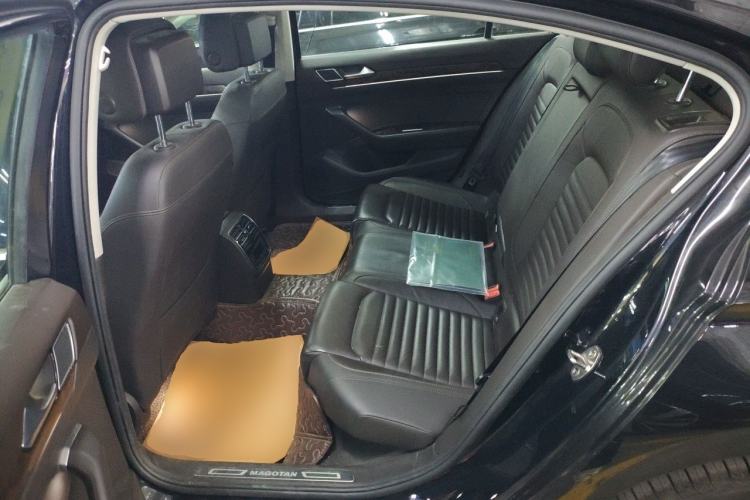 Used Volkswagen Magotan 2018 Facelift 330TSI DSG Luxury Model Left Rear Seat