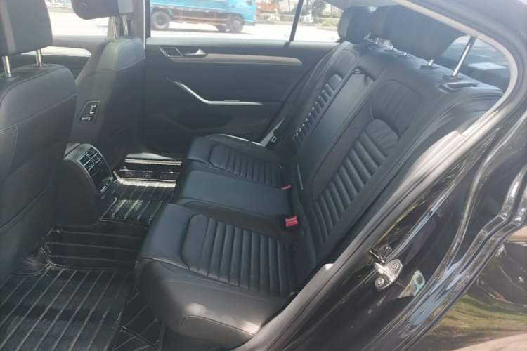 Used Volkswagen Magotan 2018 330TSI DSG Advanced Model Left Rear Seat