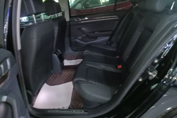 Used Volkswagen Magotan 2018 Facelift 330TSI DSG Luxury Model Left Rear Seat