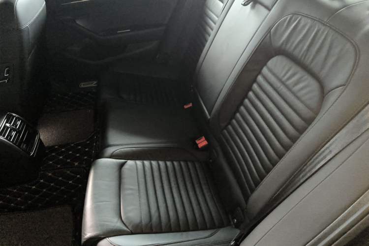 Used Volkswagen Magotan 2018 Facelift 330TSI DSG Luxury Model Left Rear Seat