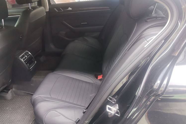 Used Volkswagen Magotan 2018 Facelift 330TSI DSG Luxury Model Left Rear Seat