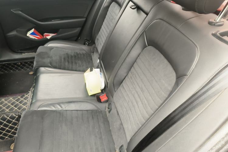 Used Volkswagen Magotan 2018 380TSI DSG Luxury Model Left Rear Seat