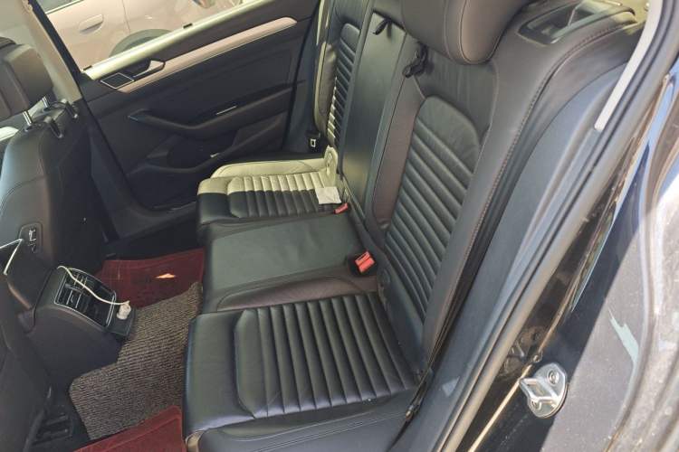 Used Volkswagen Magotan 2018 330TSI DSG Advanced Model Left Rear Seat
