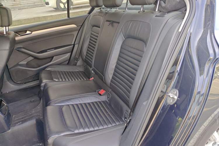 Used Volkswagen Magotan 2018 330TSI DSG Advanced Model Left Rear Seat