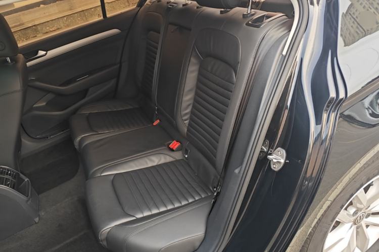 Used Volkswagen Magotan 2018 280TSI DSG Comfort Model Left Rear Seat