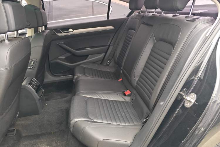 Used Volkswagen Magotan 2018 330TSI DSG Advanced Model Left Rear Seat