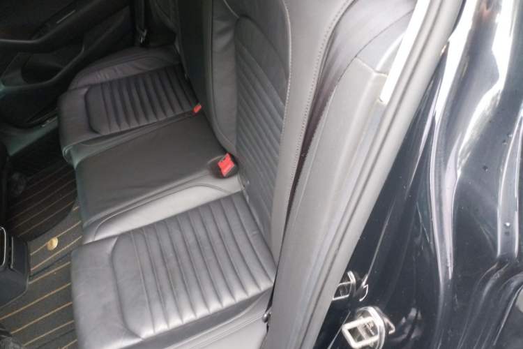 Used Volkswagen Magotan 2018 Facelift 330TSI DSG Luxury Model Left Rear Seat