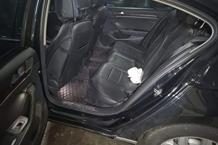 Used Volkswagen Magotan 2018 330TSI DSG Luxury Model Left Rear Seat