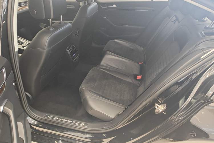Used Volkswagen Magotan 2018 330TSI DSG Luxury Model Left Rear Seat