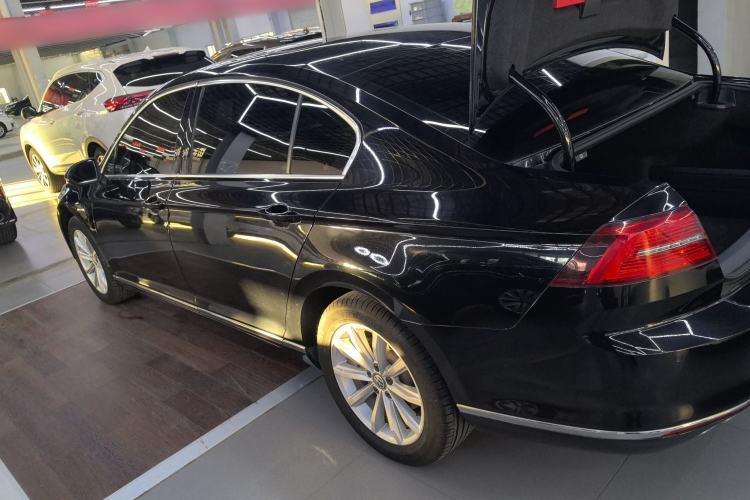 Used Volkswagen Magotan 2018 330TSI DSG Advanced Model Left Side