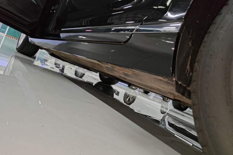 Used Volkswagen Magotan 2018 330TSI DSG Luxury Model Left Side Sill