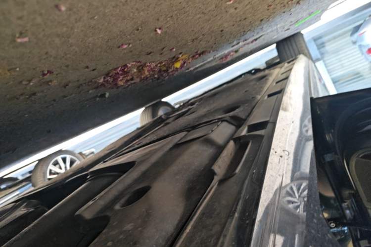 Used Volkswagen Magotan 2018 330TSI DSG Advanced Model Left Side Sill