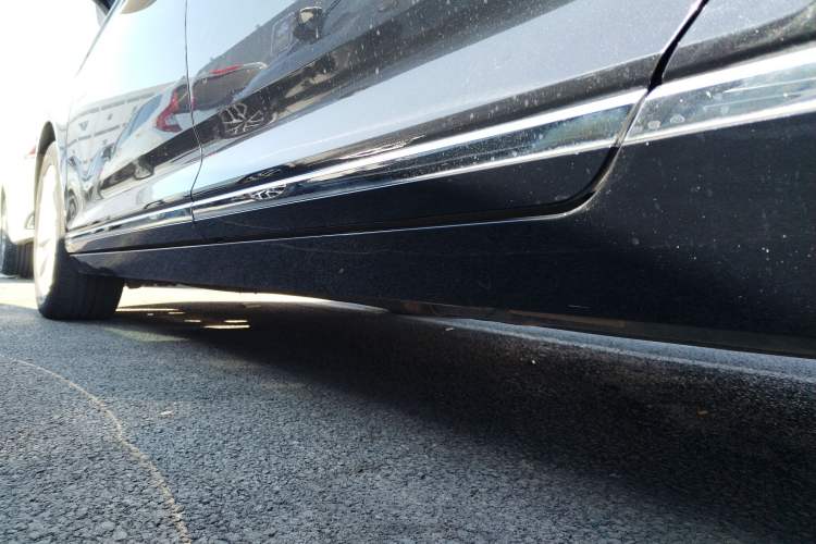 Used Volkswagen Magotan 2018 280TSI DSG Leading Model Left Side Sill
