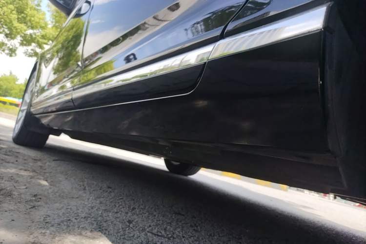 Used Volkswagen Magotan 2018 330TSI DSG Advanced Model Left Side Sill