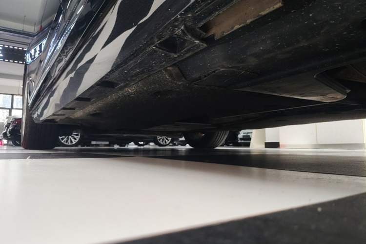 Used Volkswagen Magotan 2018 Facelift 330TSI DSG Luxury Model Left Side Sill