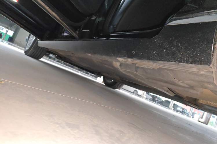 Used Volkswagen Magotan 2018 330TSI DSG Advanced Model Left Side Sill