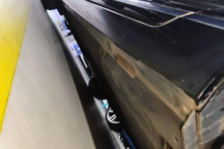 Used Volkswagen Magotan 2018 280TSI DSG Leading Model Left Side Sill