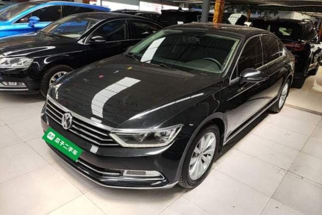 Ojetý Volkswagen Magotan 2018 280TSI DSG Leading Model