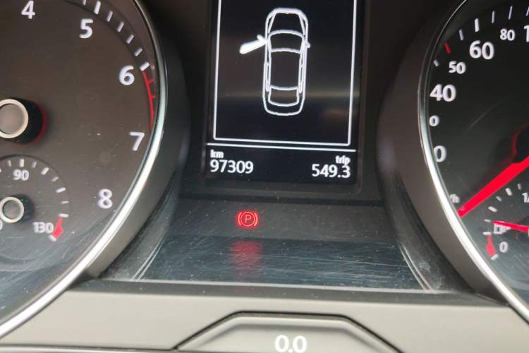 Used Volkswagen Magotan 2018 380TSI DSG Luxury Model Odometer Close Up