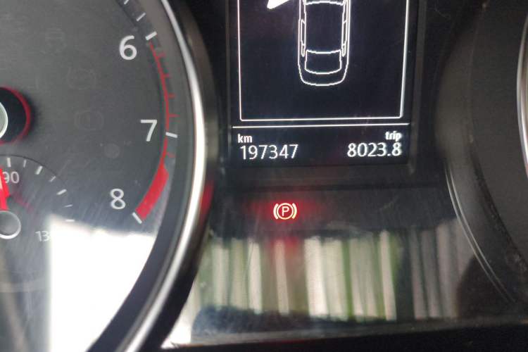 Used Volkswagen Magotan 2018 330TSI DSG Advanced Model Odometer Close Up