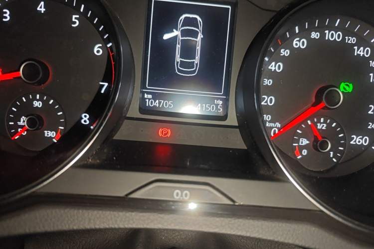 Used Volkswagen Magotan 2018 330TSI DSG Luxury Model Odometer Close Up