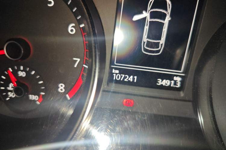 Used Volkswagen Magotan 2018 330TSI DSG Advanced Model Odometer Close Up