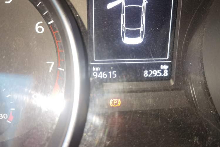 Used Volkswagen Magotan 2018 330TSI DSG Advanced Model Odometer Close Up